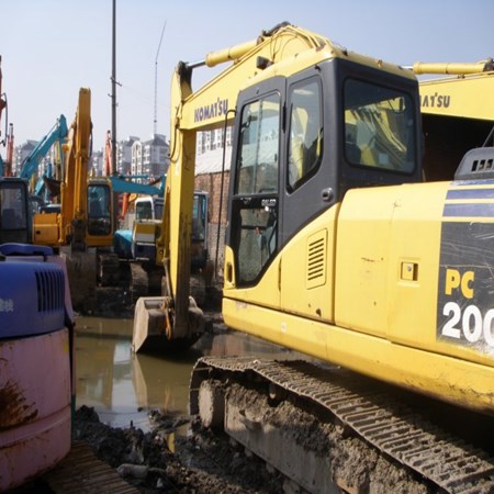 KOMATSU   PC 60, PC200, PC220, PC300 excavator 