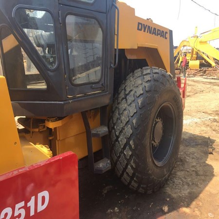 used Dynapac road roller CA251D 