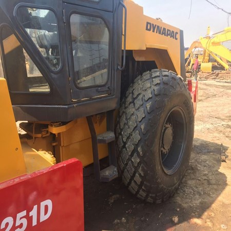 used Dynapac road roller CA251D 