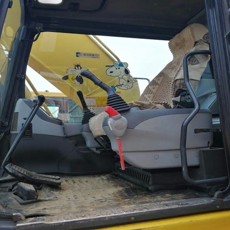 used Komatsu excavator PC220-7