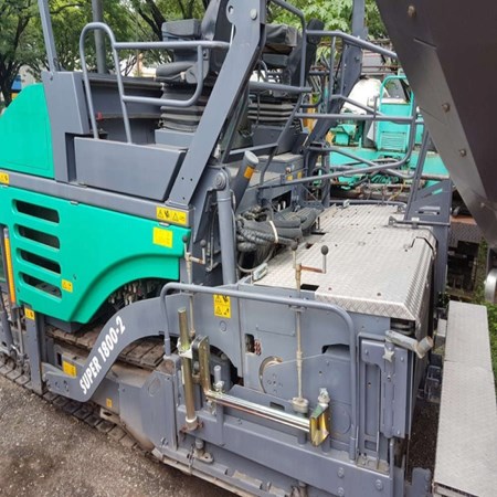 Used Tracked Paver Super 1800-2 – VÖGELE for Sale