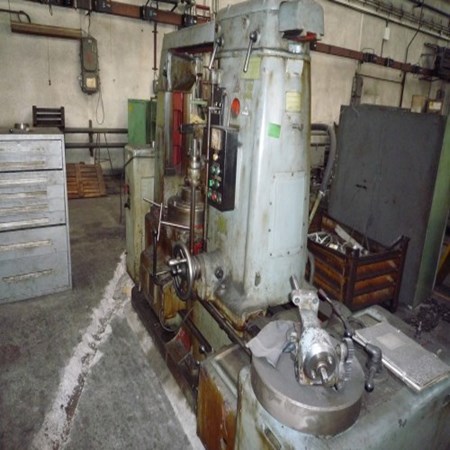 Gear hobbing machine Tos FO-6