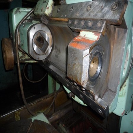 Gear hobbing machine Tos OFU 50