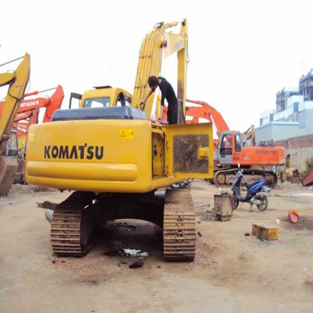 Used Komatsu PC200-6 