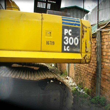 Used Komatsu Crawler Excavator – PC300LC-7 for Sale