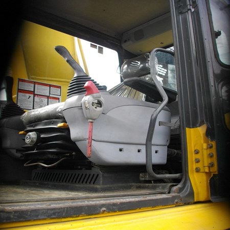 Used Komatsu Crawler Excavator – PC300LC-7 for Sale