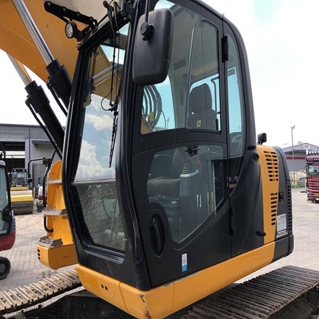 Used JCB JZ 235 Oilquick 70/55 Crawler Excavator for Sale
