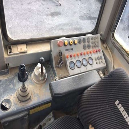 Used LIEBHERR 722 Crawler Loader for Sale