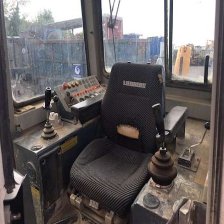 Used LIEBHERR 722 Crawler Loader for Sale