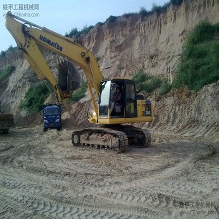 New Komatsu PC200-8 Crawler Excavator for Sale