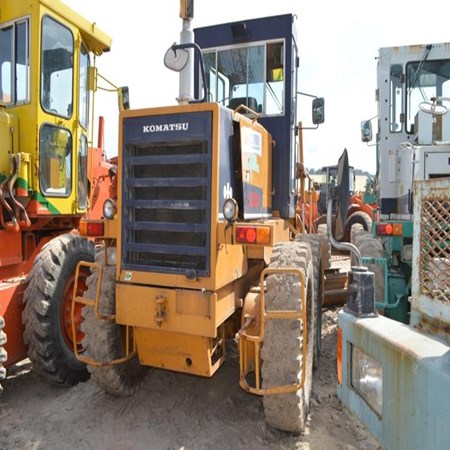 Used Motor Grader KOMATSU GD605A-5 for Sale