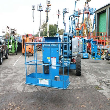Used Z 45-25 J RT 4x2 Genie Gas Power Lift for sale - 2004 Year, 2520 Hours at Caldicot (UK)