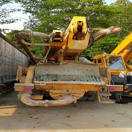 Used Concrete Pumps - SCHWING BPL 900 KVM 32-4 on NISSAN UD RHD for Sale