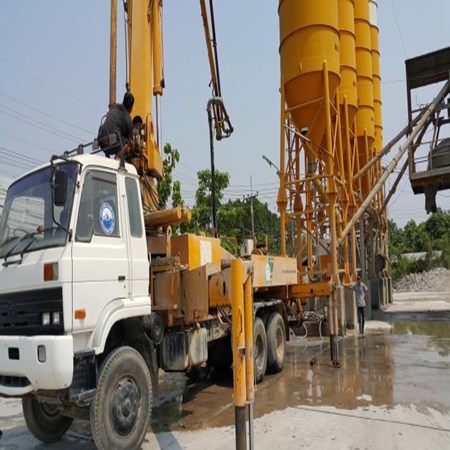 Used Concrete Pumps - SCHWING BPL 900 KVM 32-4 on NISSAN UD RHD for Sale