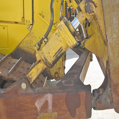 CATERPILLAR USED BULLDOZER - 1999 D6R for Sale