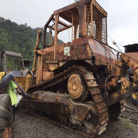 24 Units of Used Caterpillar D8L Bulldozer for Sale