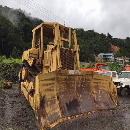 24 Units of Used Caterpillar D8L Bulldozer for Sale