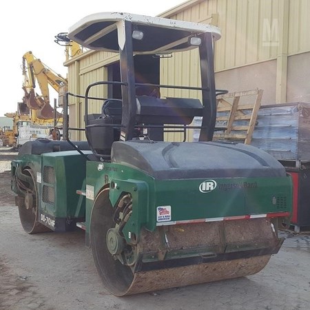 INGERSOLL-RAND DD70HF Used Smooth Drum Compactor for Sale