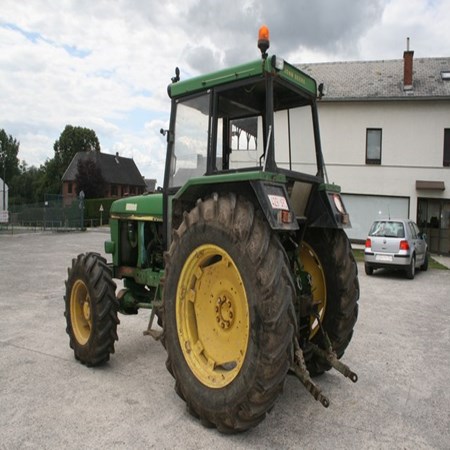 Agricultural Tractor John Deere 3040 1980