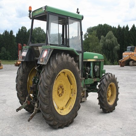 Agricultural Tractor John Deere 3040 1980