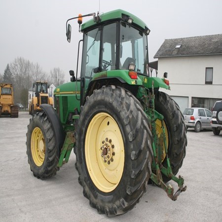 Agricultural Tractor John Deere 7700