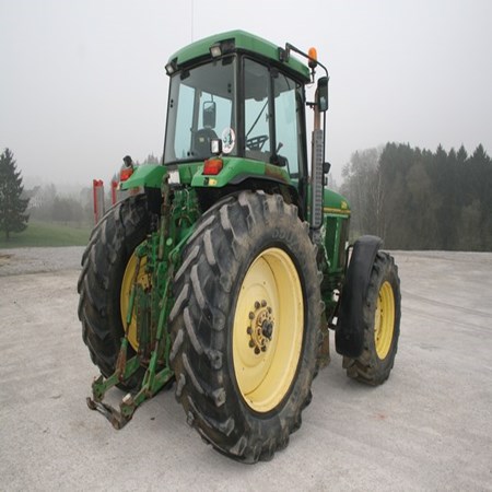 Agricultural Tractor John Deere 7700