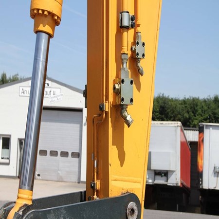 Hyundai Robex 180 W-9A - Used Wheeled Excavator for Sale