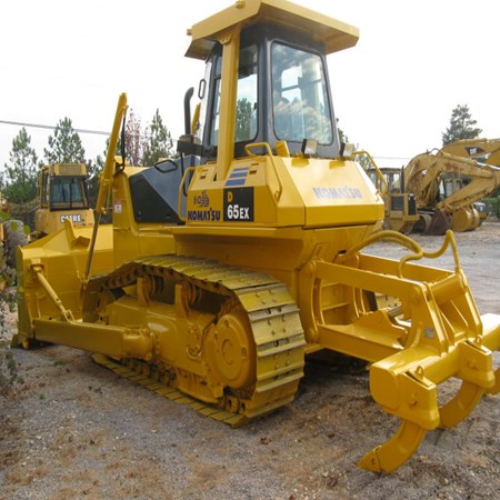 Komatsu D65EX-12