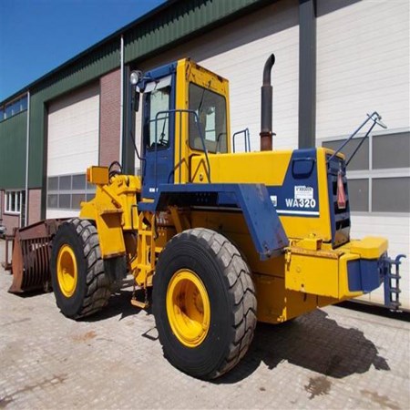 Komatsu – WA320-1 Used Wheel Loader for Sale
