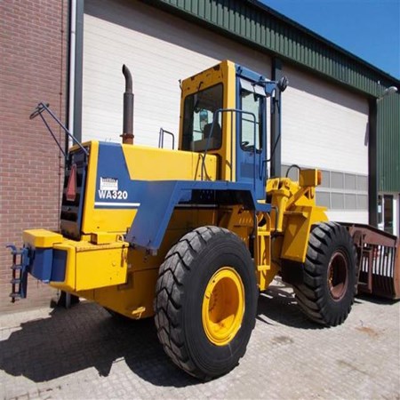Komatsu – WA320-1 Used Wheel Loader for Sale