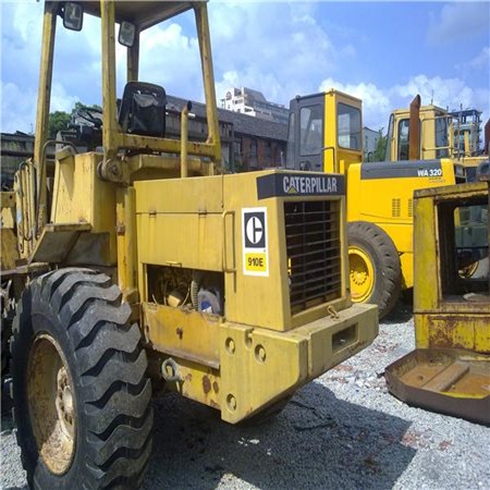 Caterpillar 910E wheel loader