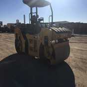 Used CB44B Asphalt Compactor – Caterpillar for Sale