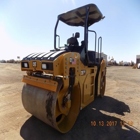 Caterpillar – CB7 Used Asphalt Compactor for Sale