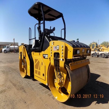 Caterpillar – CB7 Used Asphalt Compactor for Sale