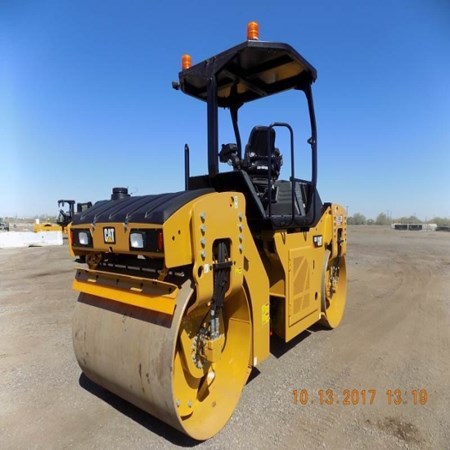 Caterpillar – CB7 Used Asphalt Compactor for Sale