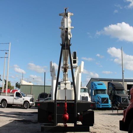 Used FREIGHTLINER FL70 Crane Truck for Sale   
