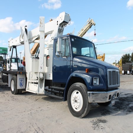 Used FREIGHTLINER FL70 Crane Truck for Sale   