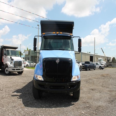 Used INTERNATIONAL 8600 T/A Steel Dump Truck for sale