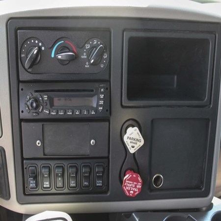 Used INTERNATIONAL Transtar 8600 Tri-Axle Steel Dump Truck for sale