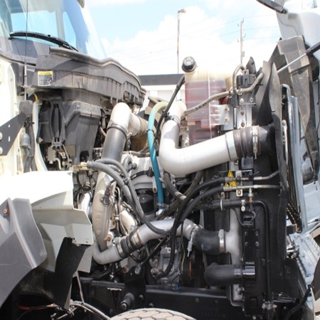 Used INTERNATIONAL WorkStar 7600 Roll-Off Truck for sale