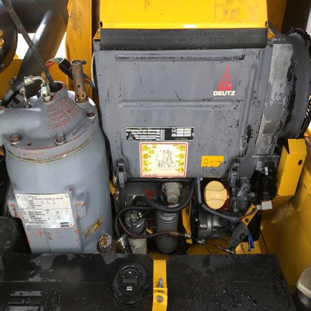 Used Air Compressor ATLAS COPCO XAS55 in year 1994 for Sale