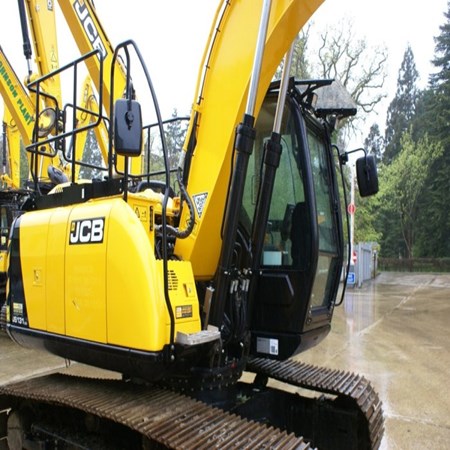 Used Tracked Excavator JS131LC Plus – JCB for Sale
