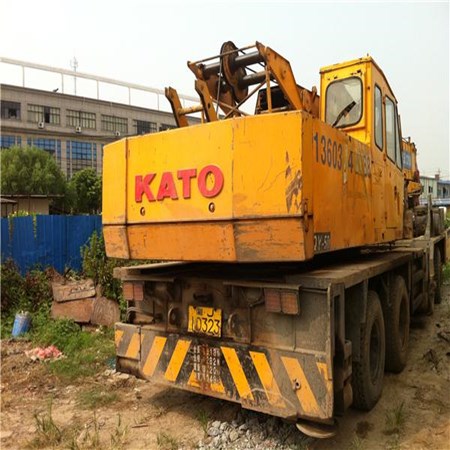 Used truck crane kato 50t