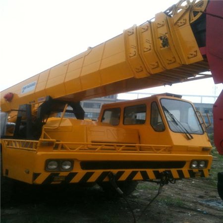 Hydraulic mobile crane 80t
