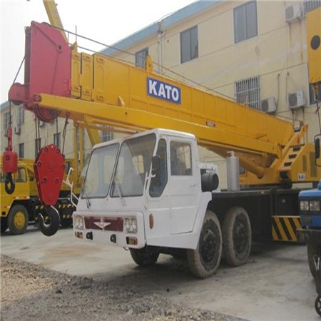 Second hand kato truck crane 40T