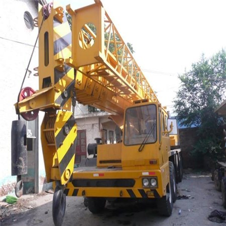 Used hydraulic tadano crane 80t