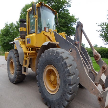 Volvo – Year 2002 – L120E Used Wheel Loader for Sale