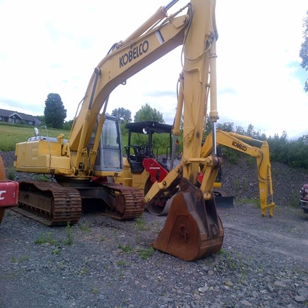 Used KOBELCO SK200 Crawler Excavator for Sale