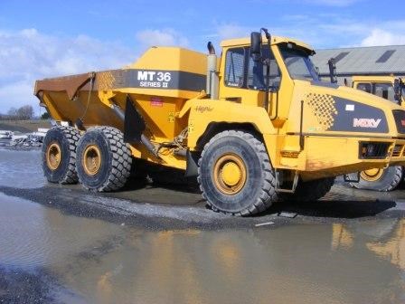 MOXY 36TON DUMP TRUCKS.