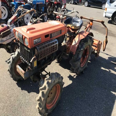 Used and Old KUBOTA B7000DT Tractor for sale